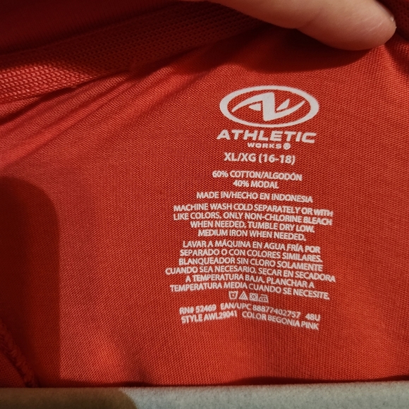 Athletic works women's XL 16/18 top with back v cut out - Picture 2 of 6